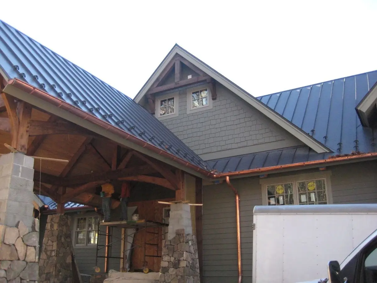 Craftsman Roofing team delivering quality roofing work in Oakridge